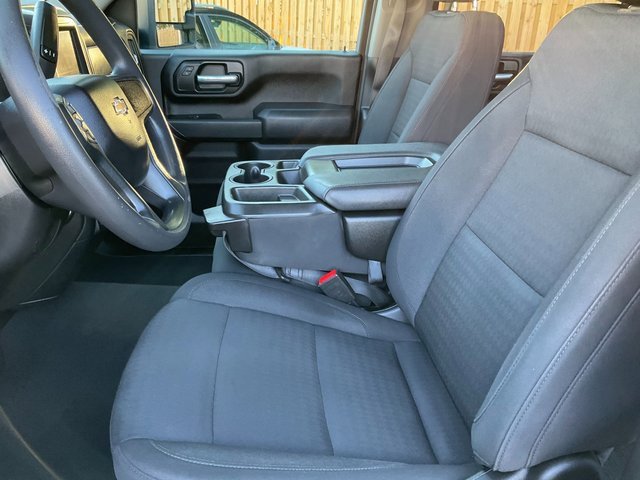 Used 2024 Chevrolet Silverado 2500 Custom w/ Custom Value Package image 5