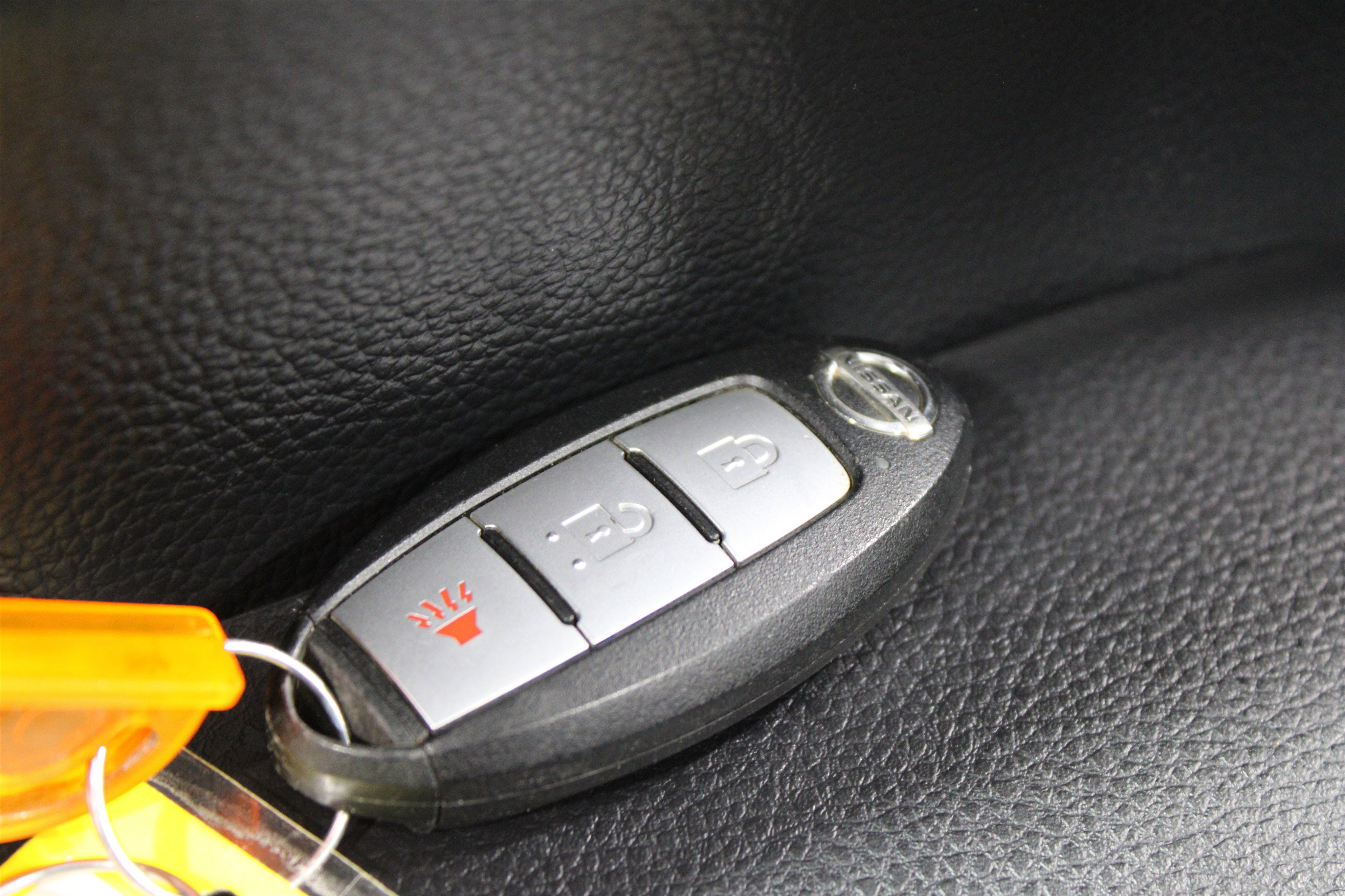 Used 2021 Nissan Titan SV image 22