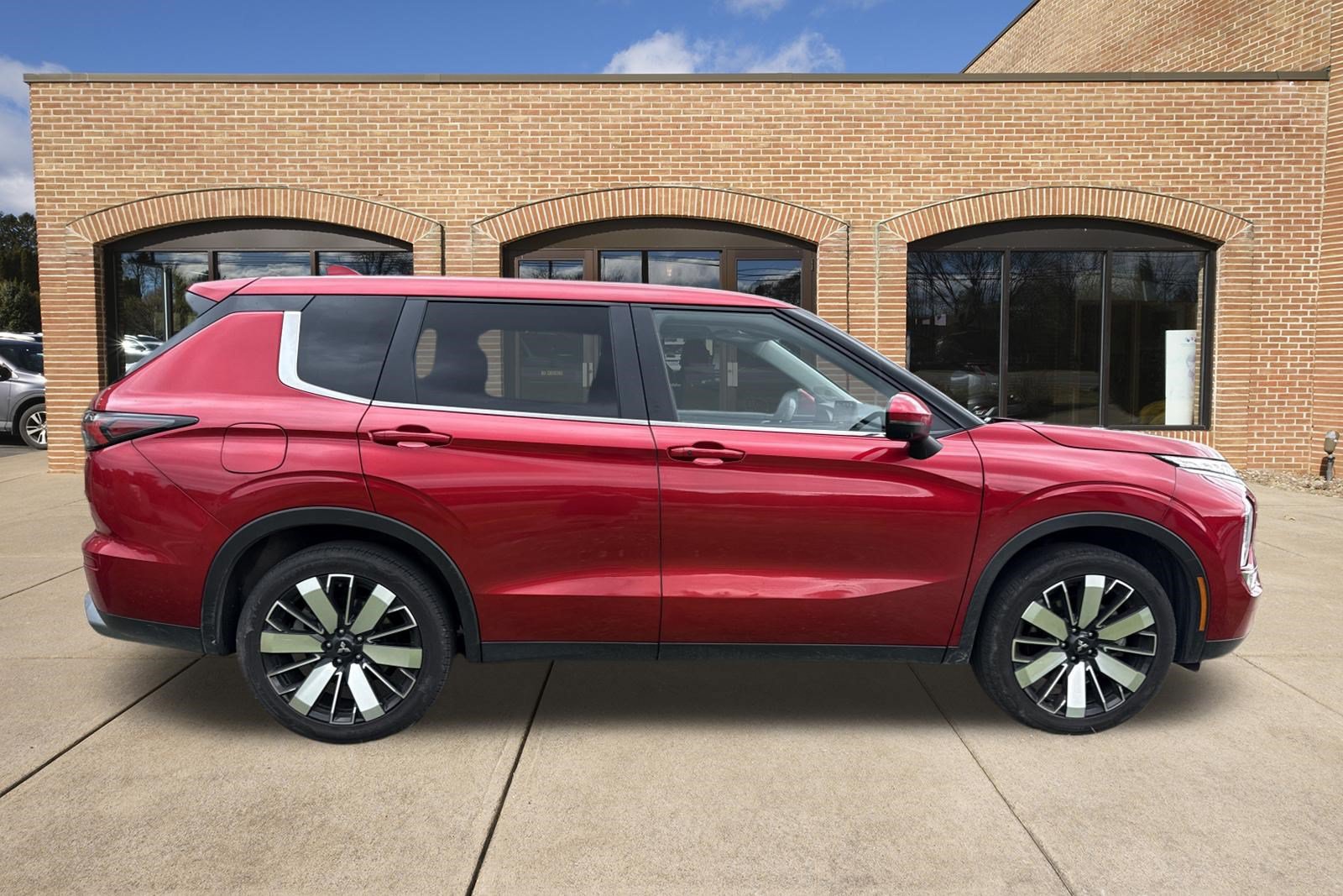 Used 2025 Mitsubishi Outlander SE AWD/4WD image 15