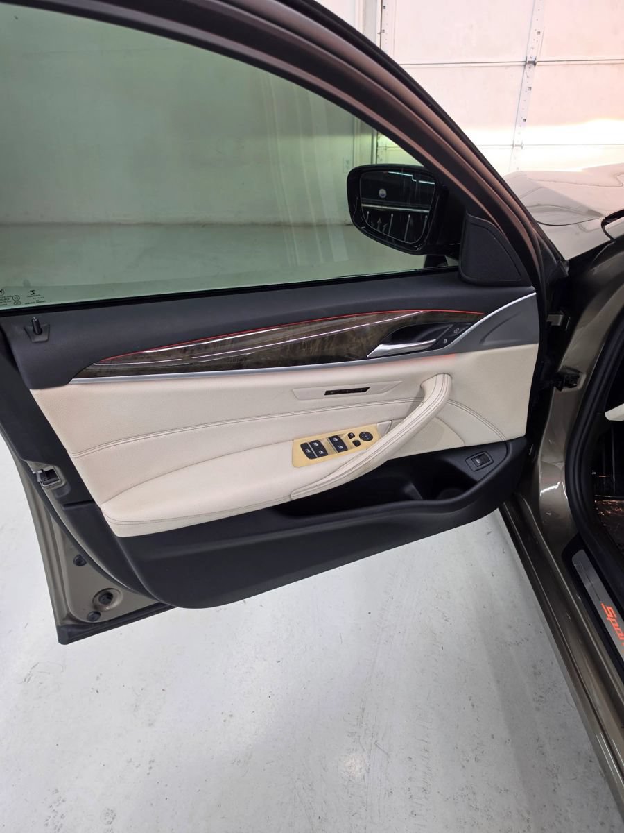 Used 2018 BMW 540i RWD image 28