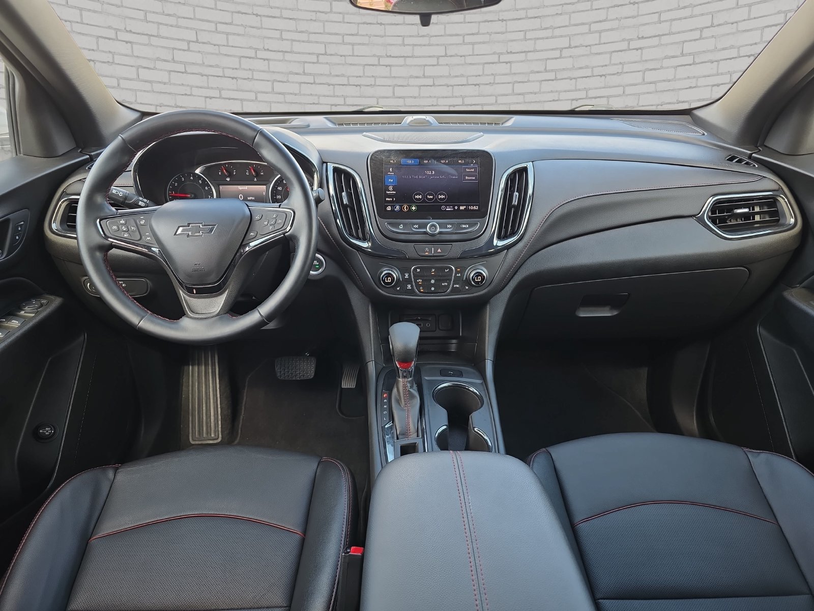 Used 2024 Chevrolet Equinox RS w/ RS Leather Package FWD image 10
