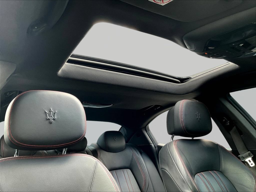 Used 2021 Maserati Ghibli S RWD image 23