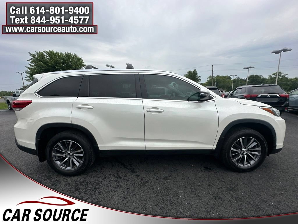 Used 2019 Toyota Highlander XLE AWD/4WD image 6