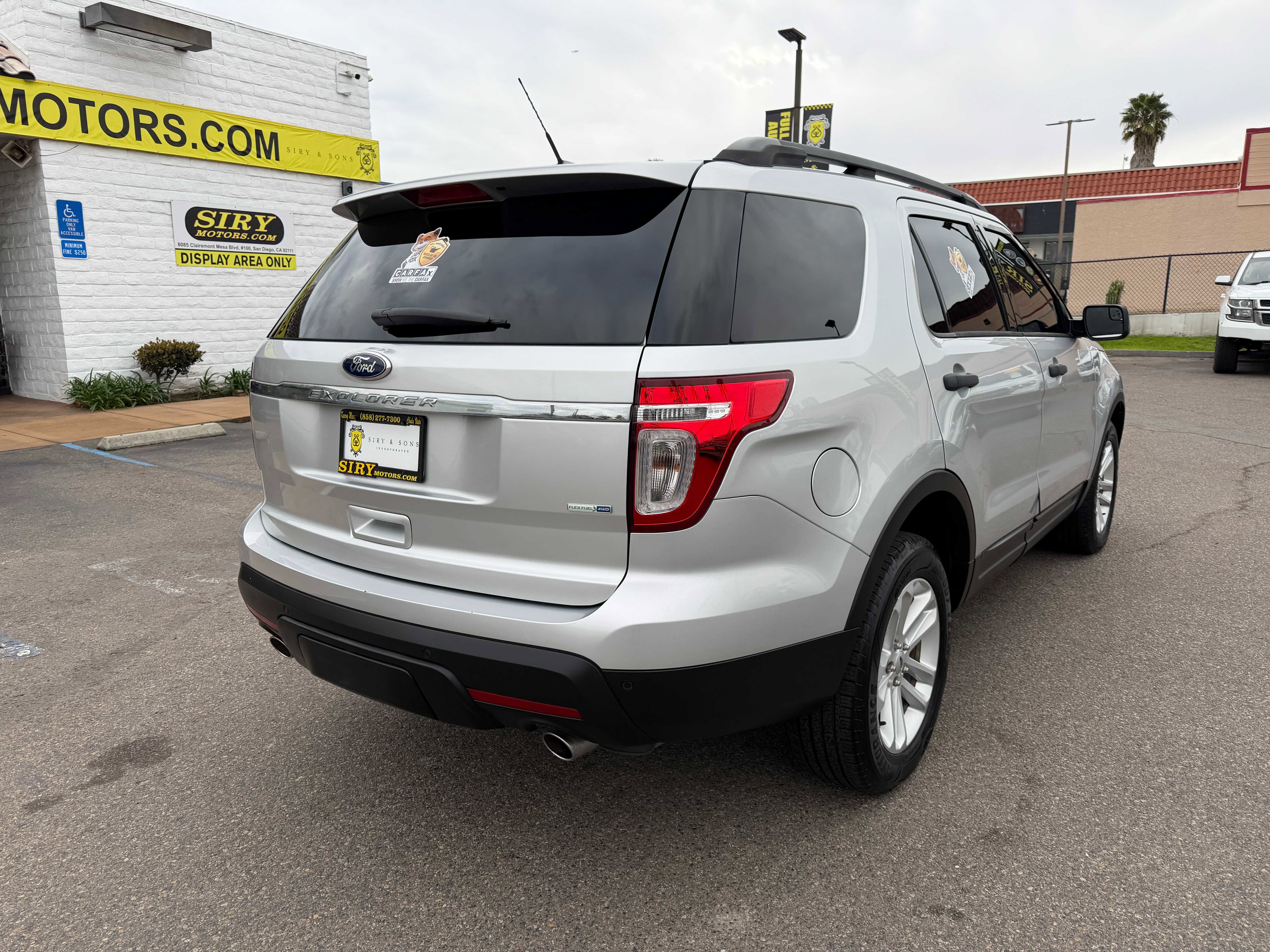 Used 2015 Ford Explorer 4WD image 3