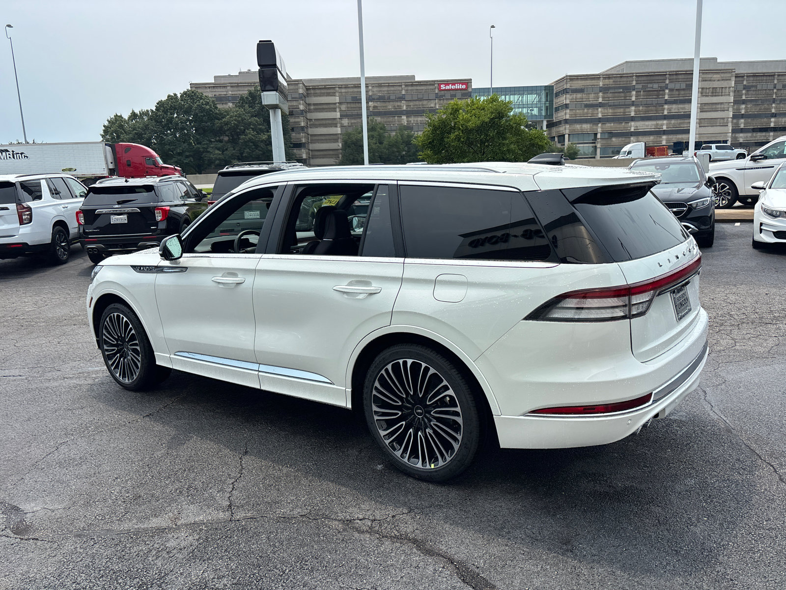 New 2026 Lincoln Aviator Black Label AWD/4WD image 5