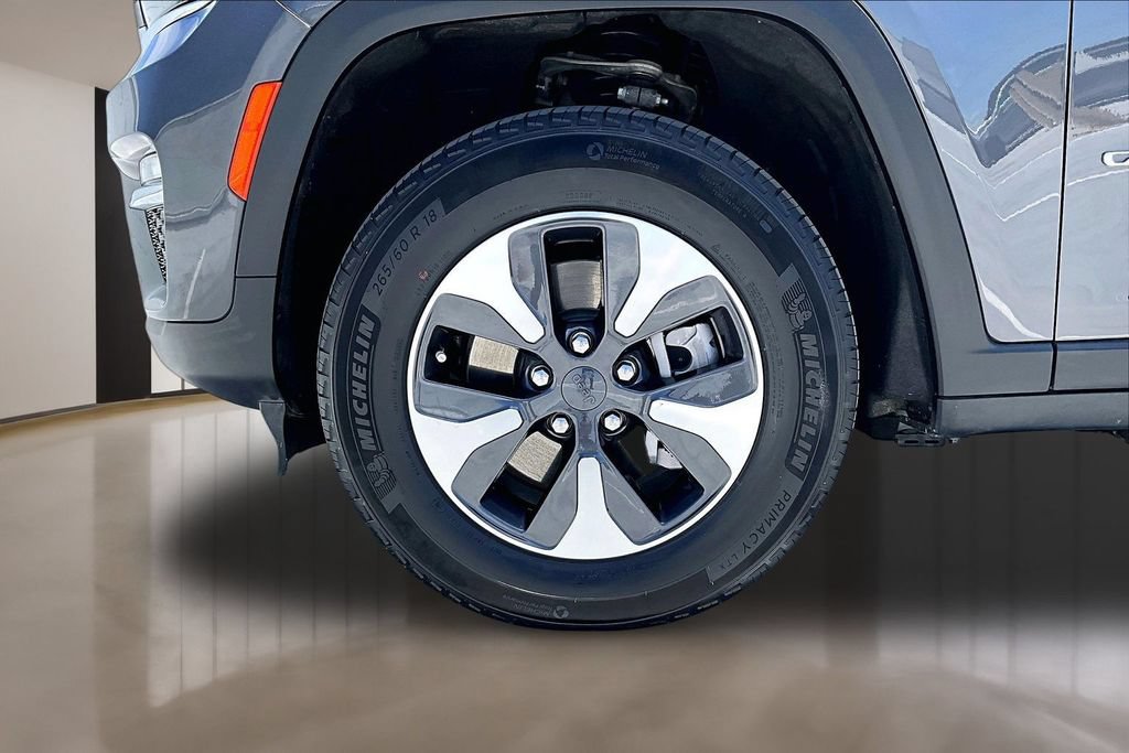 Used 2023 Jeep Grand Cherokee 4WD 4xe image 32
