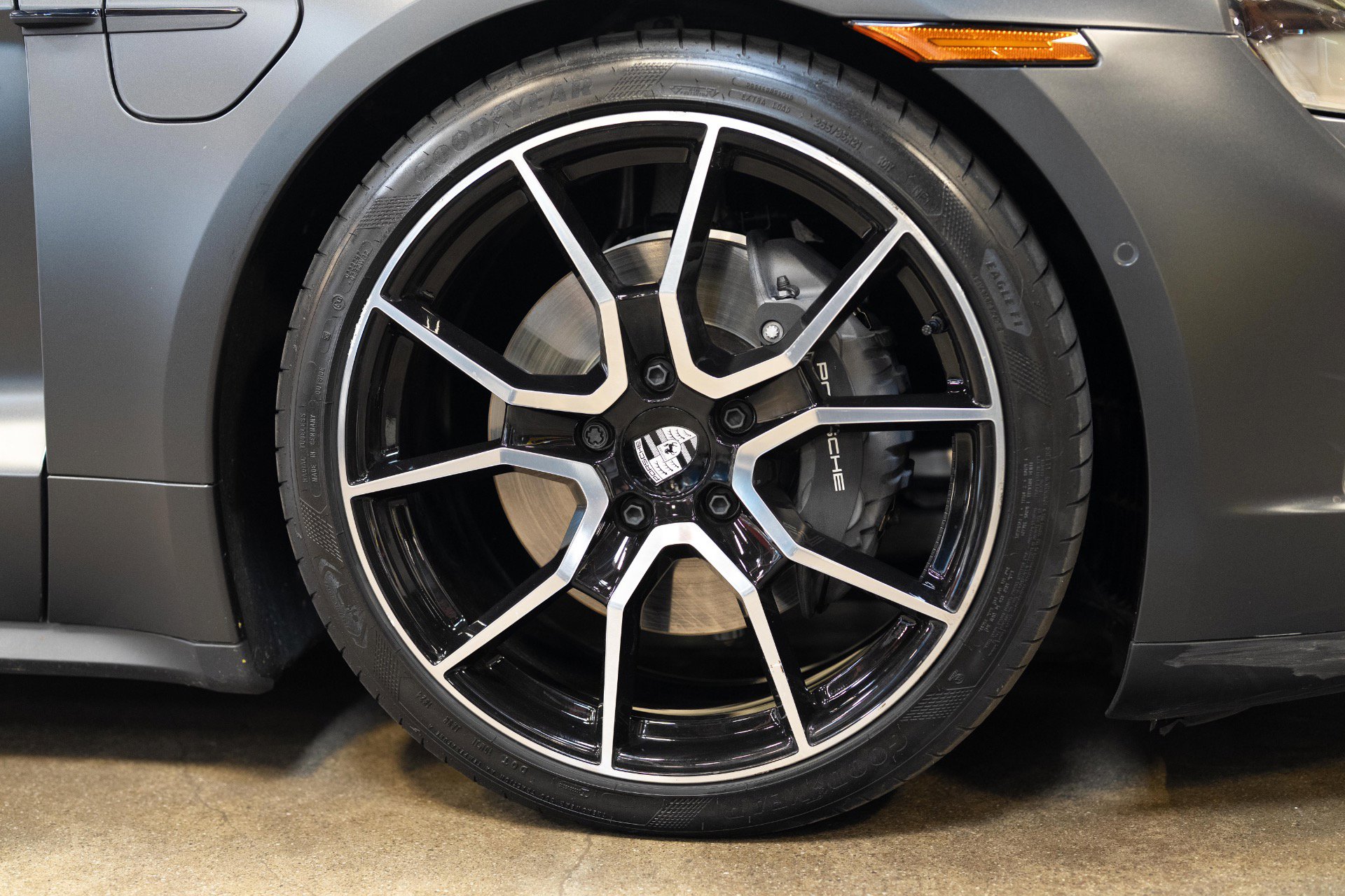Used 2025 Porsche Taycan RWD image 29