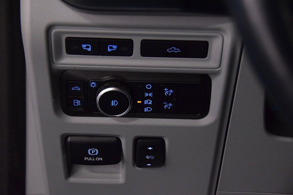 Used 2023 Ford F150 Limited image 23