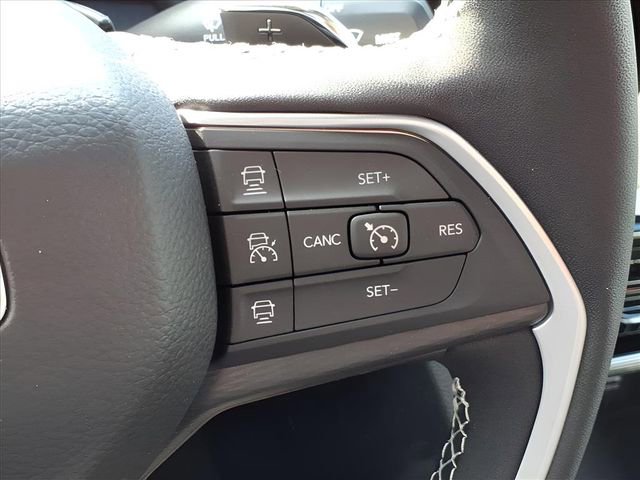 New 2025 Jeep Grand Cherokee Altitude image 22