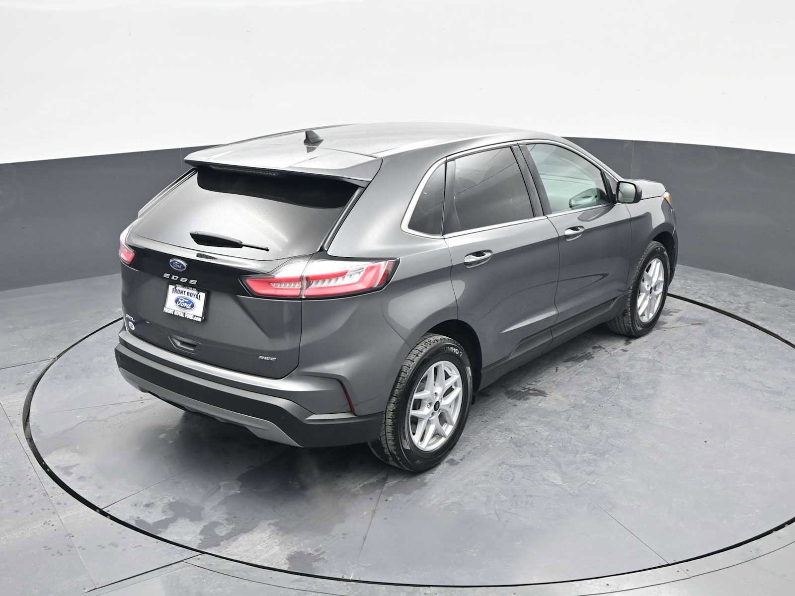 Used 2024 Ford Edge SEL image 33