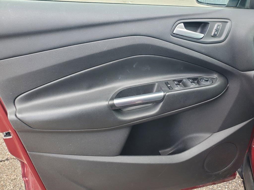 Used 2015 Ford Escape SE FWD image 11