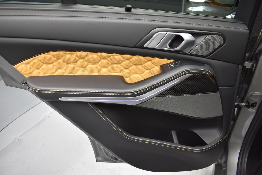 Used 2021 BMW X5 M AWD/4WD image 21