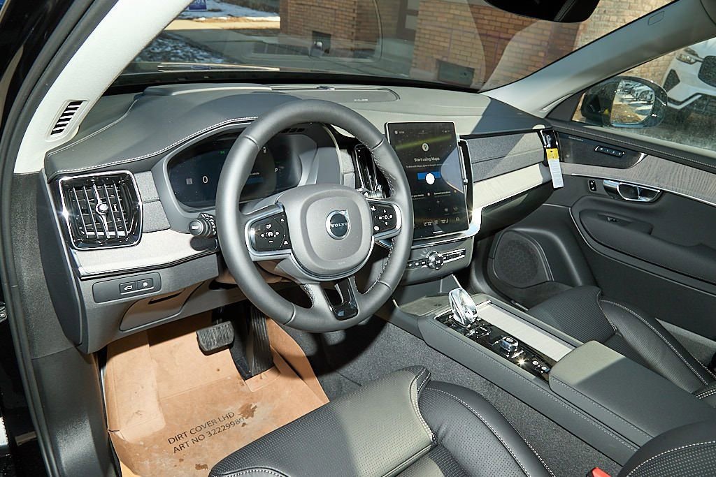 New 2026 Volvo XC90 T8 Ultra w/ Protection Package Premier image 12