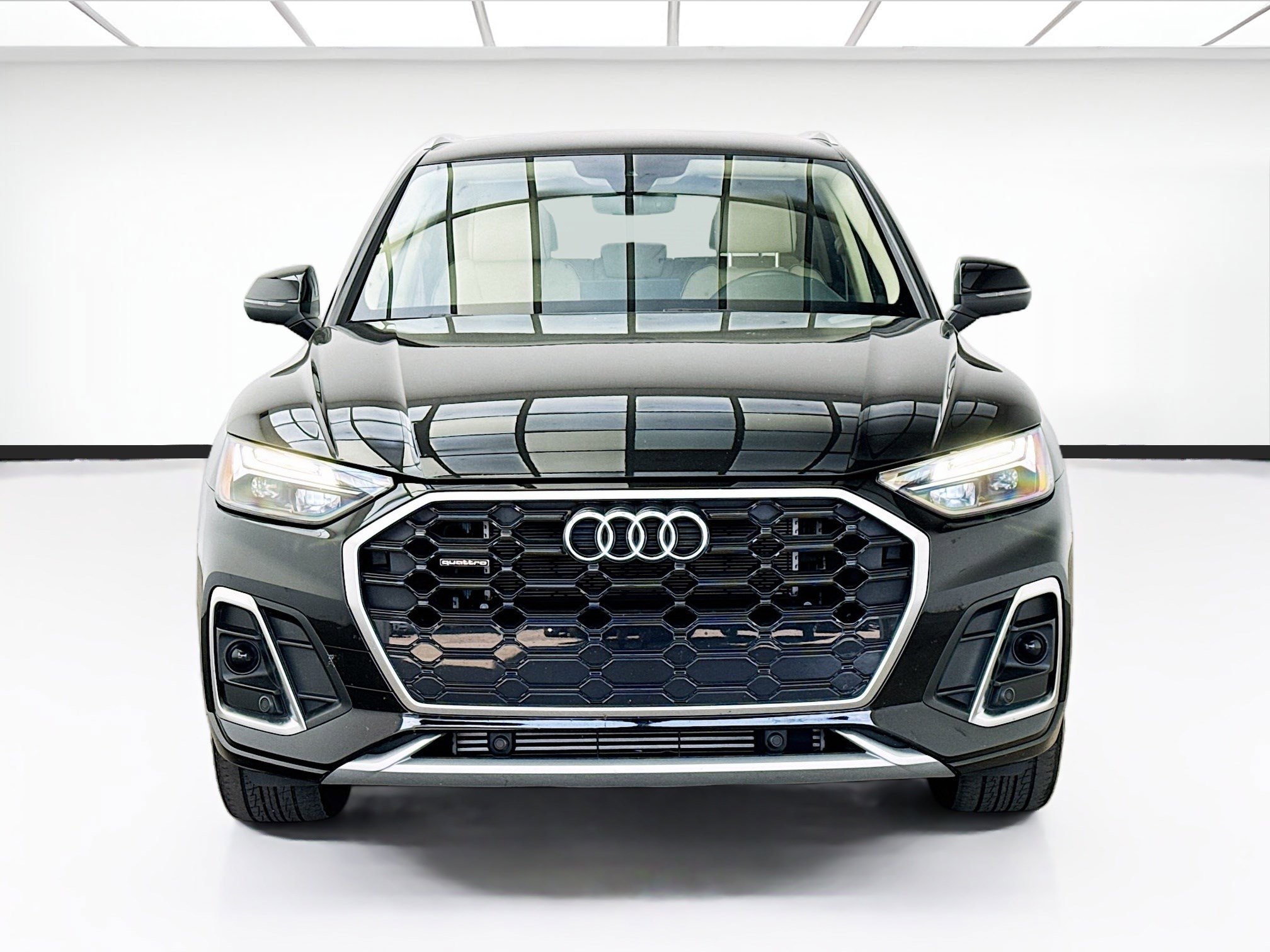 Used 2022 Audi Q5 e Premium w/ Convenience Package image 2
