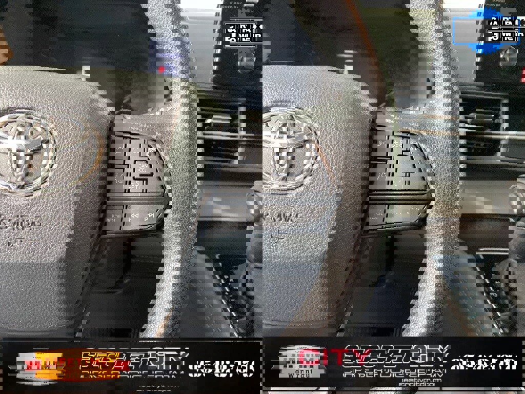 Used 2024 Toyota Sienna LE image 16