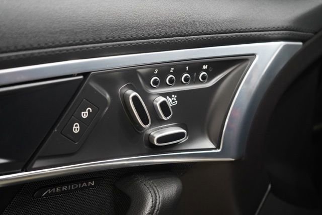 Used 2018 Jaguar F-TYPE Coupe image 18