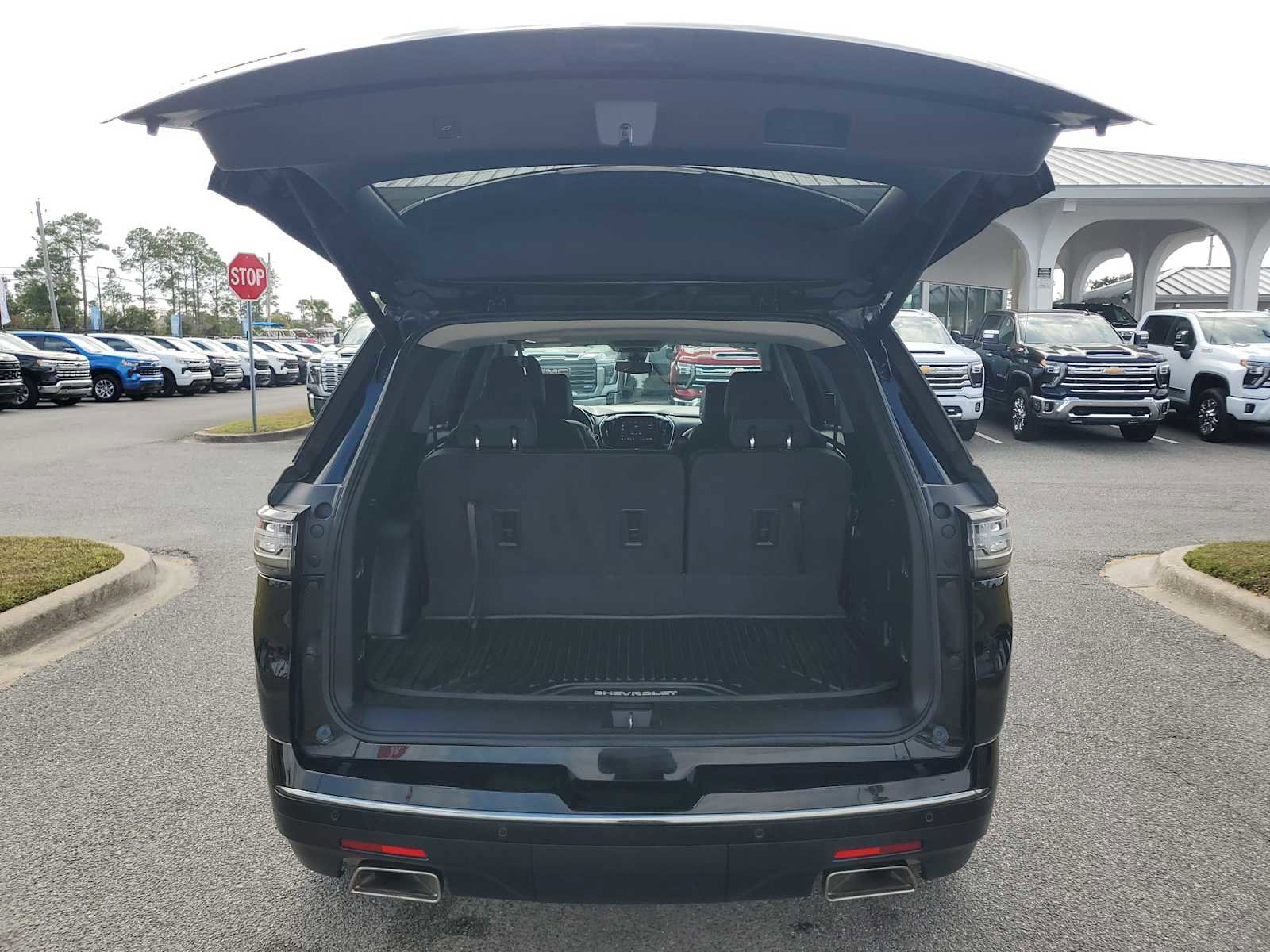 Used 2020 Chevrolet Traverse Premier w/ Redline Edition image 5