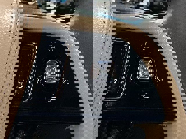 Used 2024 Lincoln Aviator AWD w/ Premium Package image 17