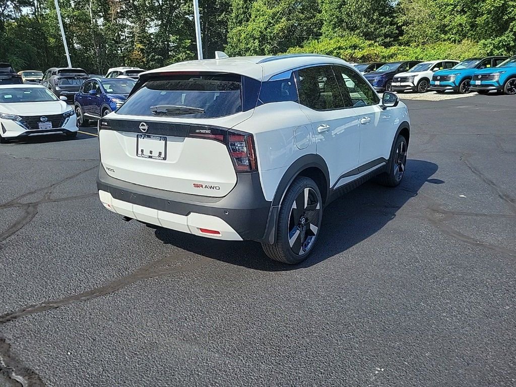 Used 2025 Nissan Kicks SR image 5