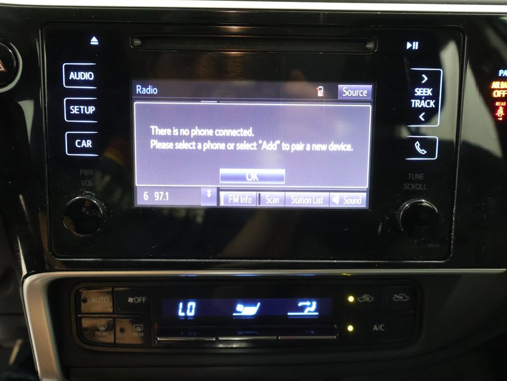 Used 2018 Toyota Corolla LE FWD image 27