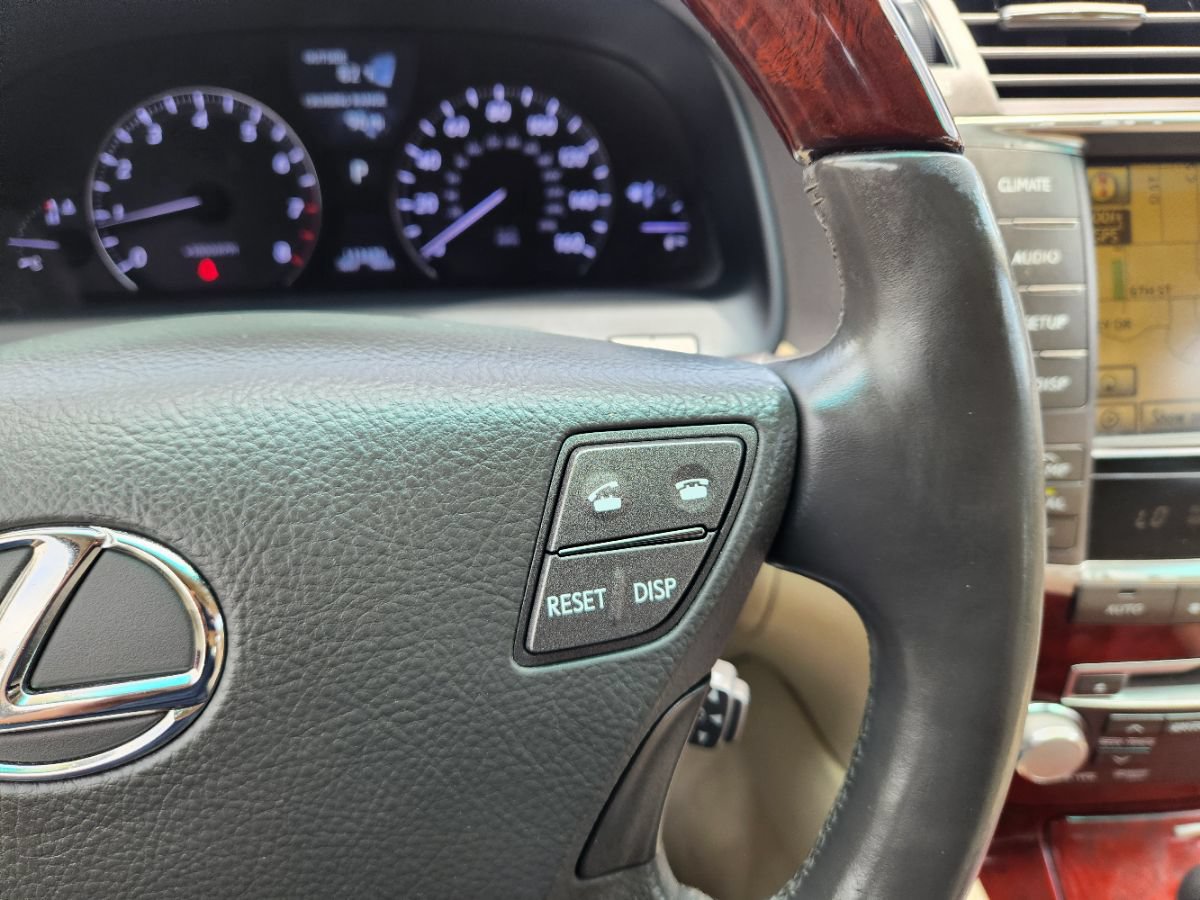 Used 2010 Lexus LS 460 RWD image 24