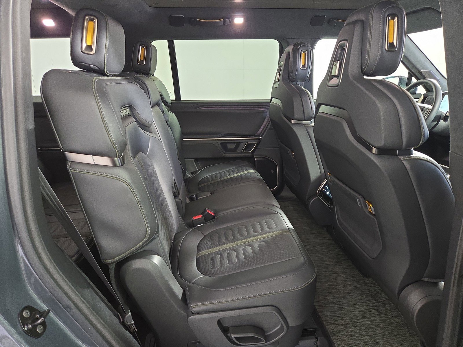 Used 2024 Rivian R1S Adventure AWD/4WD image 23