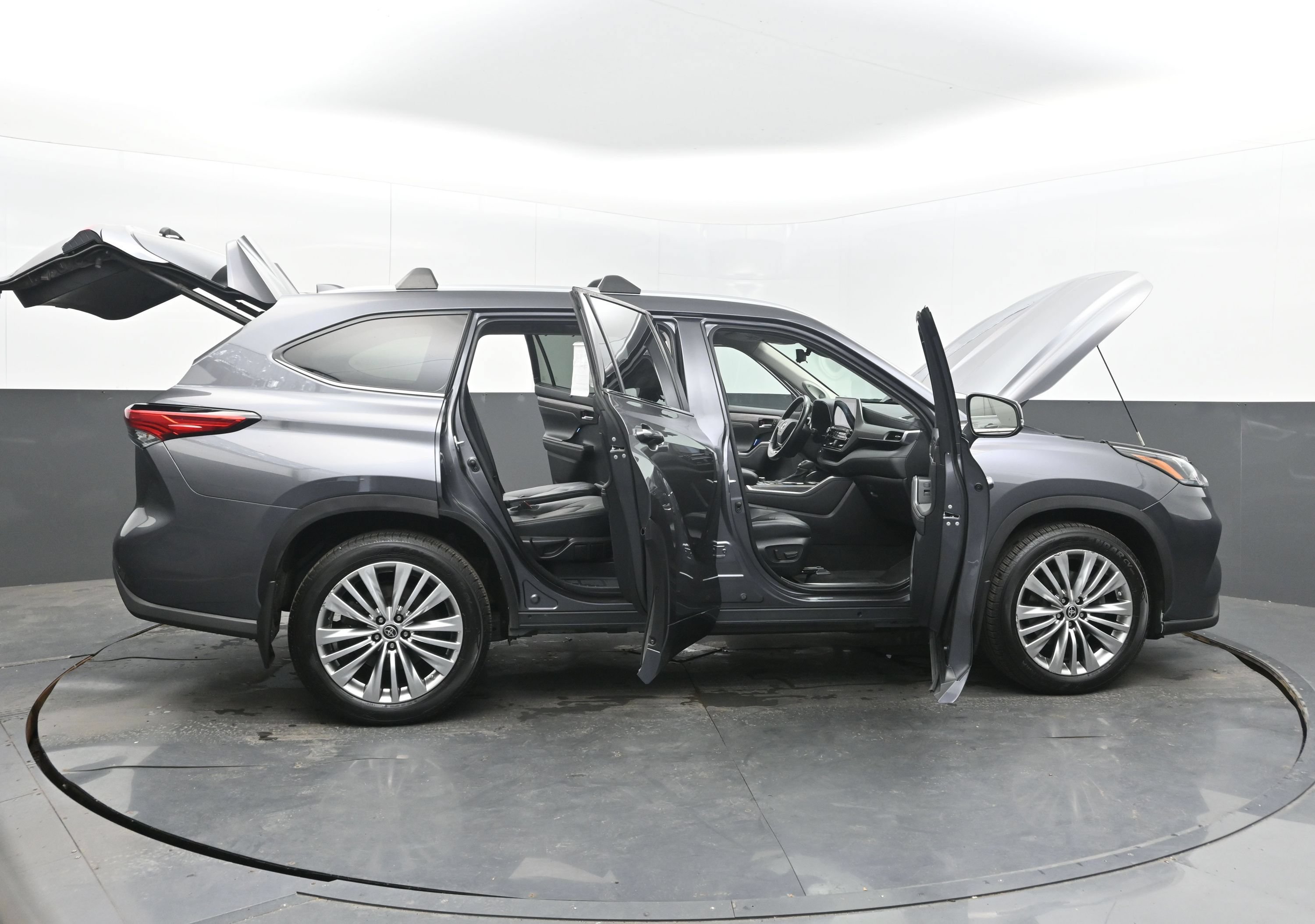 Used 2022 Toyota Highlander Platinum AWD/4WD image 44