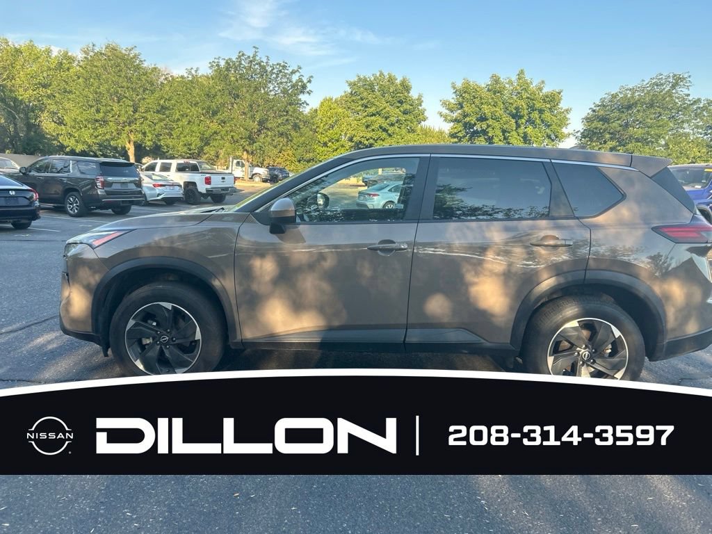 Certified 2025 Nissan Rogue SV AWD/4WD image 17