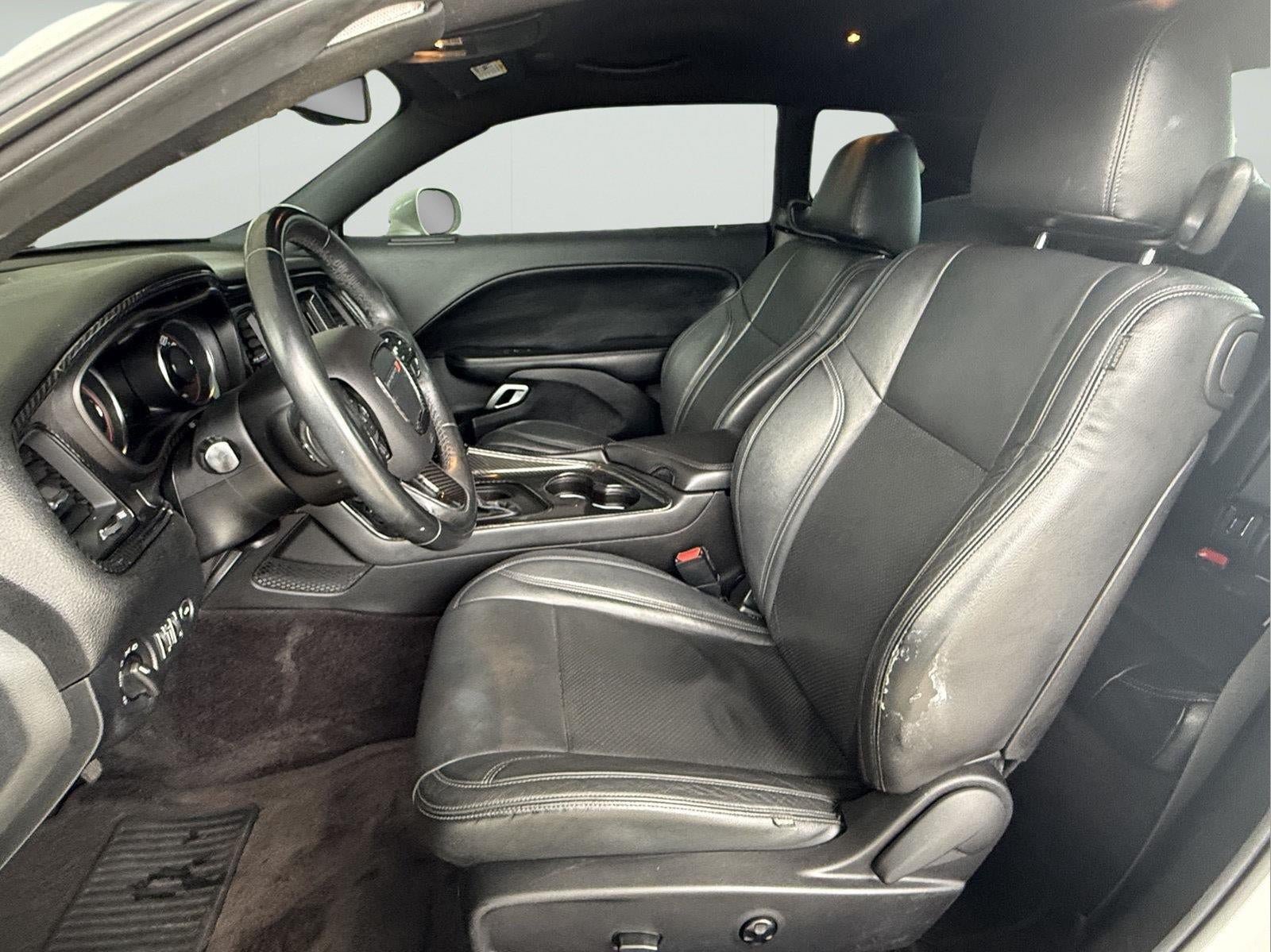 Used 2018 Dodge Challenger SXT RWD image 8