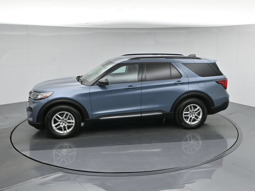 Used 2025 Ford Explorer Active w/ Active Comfort Package RWD image 46