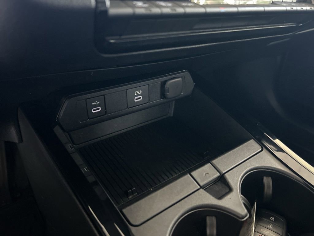 Used 2023 Toyota Prius Limited image 40