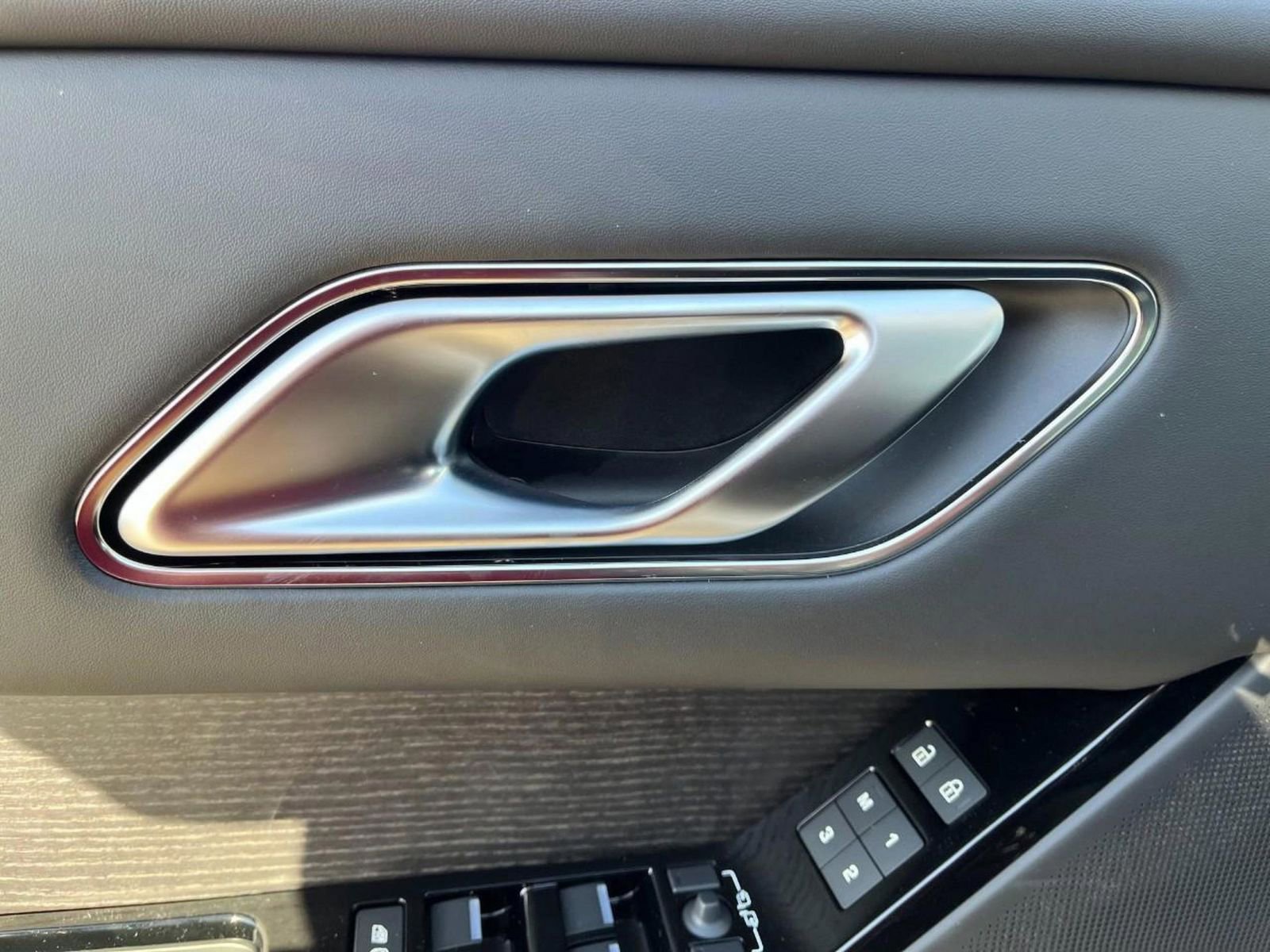 New 2026 Land Rover Range Rover Velar Autobiography image 30