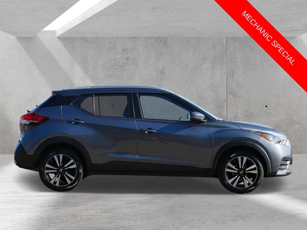 Used 2019 Nissan Kicks SV image 2