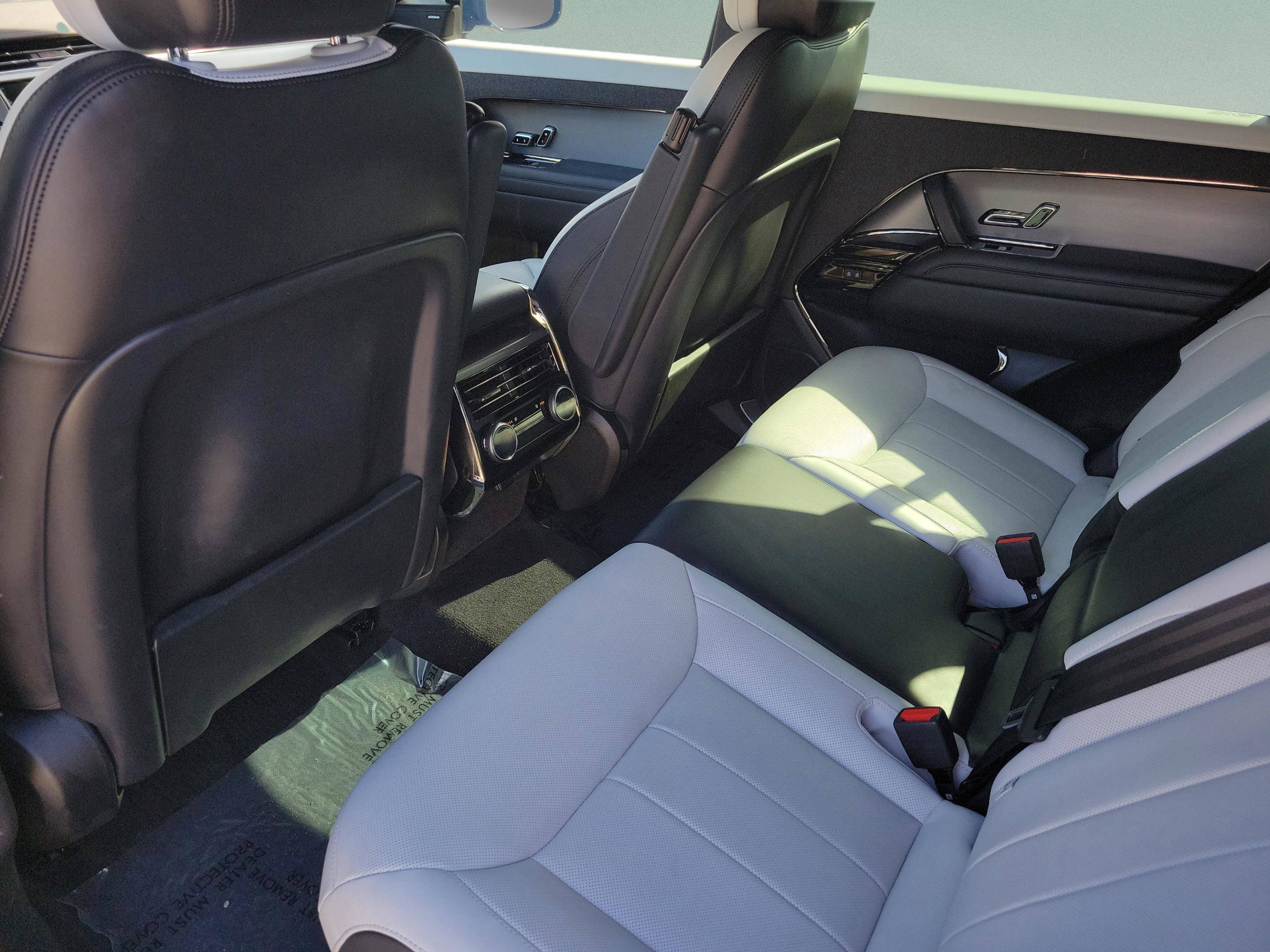 Used 2024 Land Rover Range Rover Sport Dynamic SE image 17