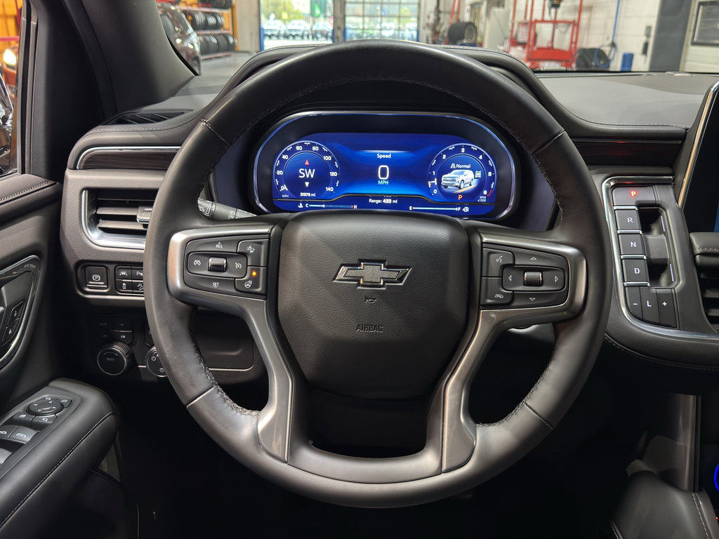 Used 2024 Chevrolet Suburban Z71 w/ Luxury Package AWD/4WD image 25