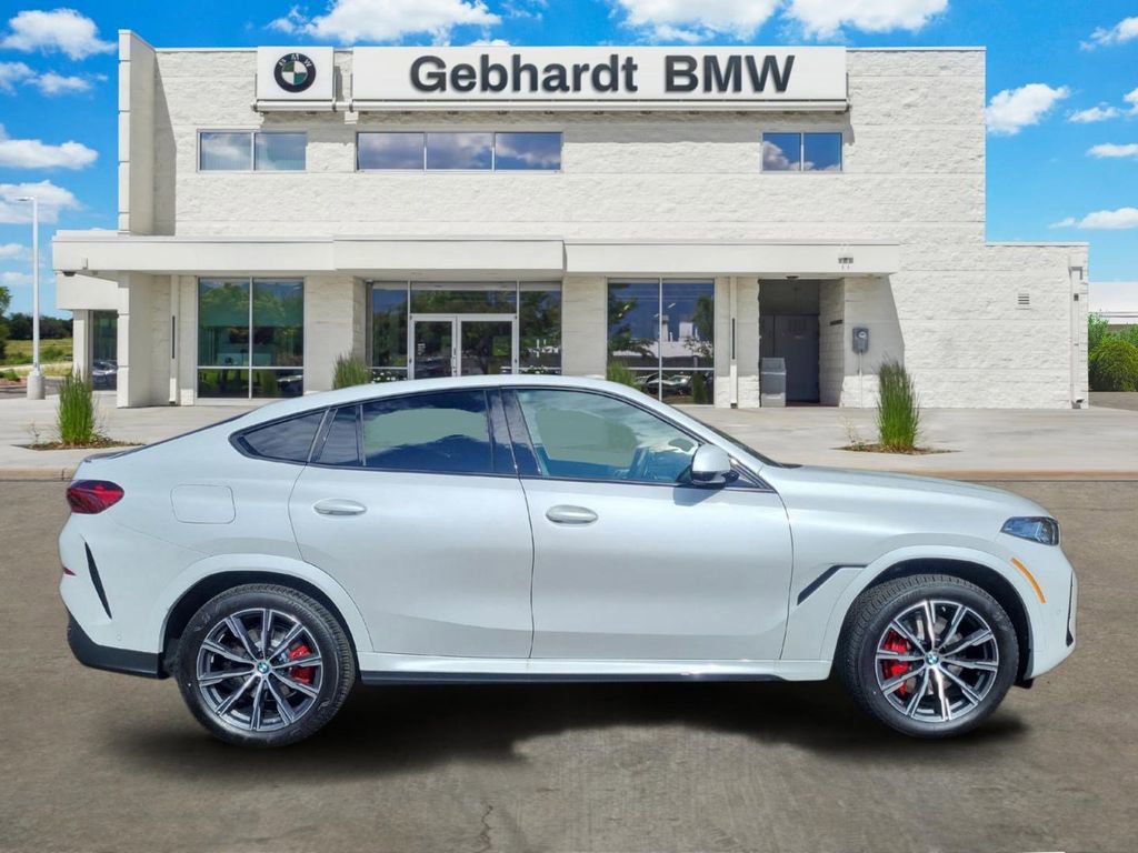 New 2026 BMW X6 xDrive40i w/ Climate Comfort Package image 4