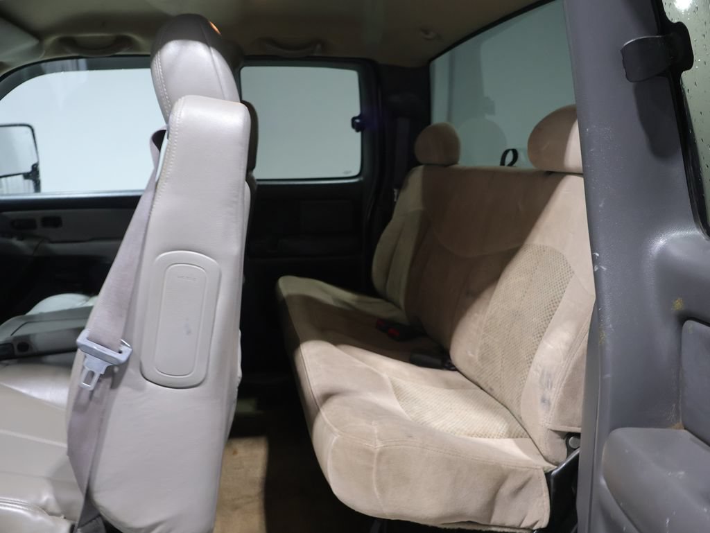Used 2001 Chevrolet Silverado 2500 LS AWD/4WD image 17