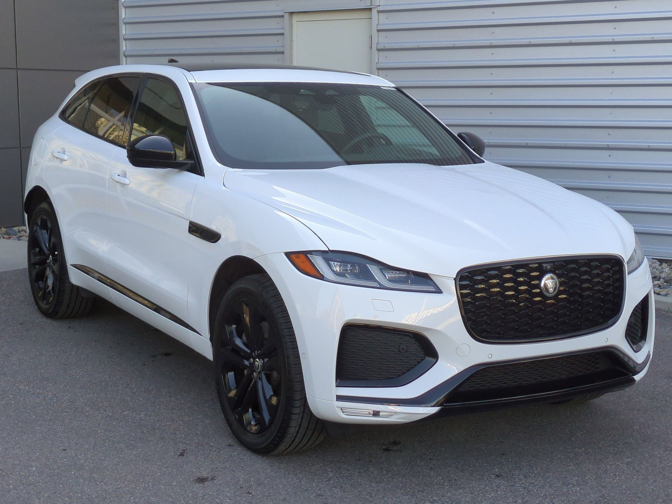 Used 2026 Jaguar F-PACE R-Dynamic S AWD/4WD image 3