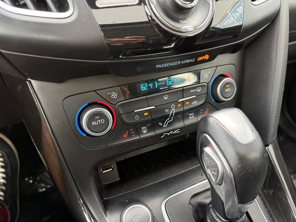 Used 2017 Ford Focus Titanium FWD image 23