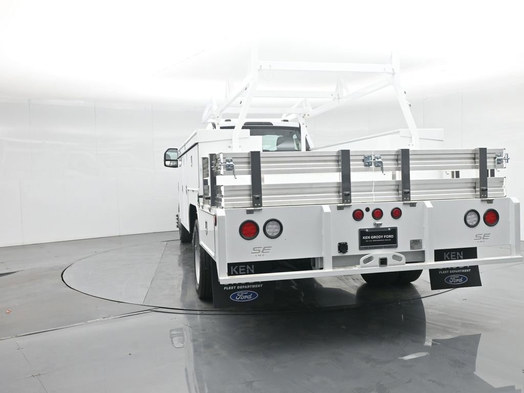 New 2025 Ford F450 XL w/ XL Chrome Package image 40