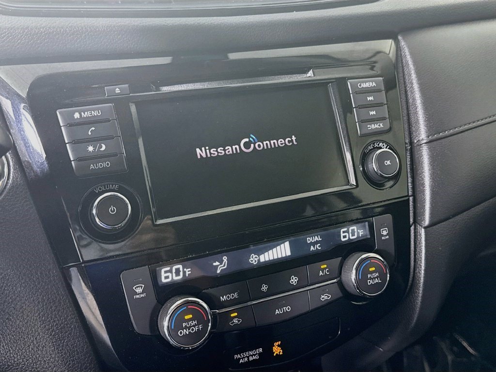 Used 2020 Nissan Rogue SV FWD image 17