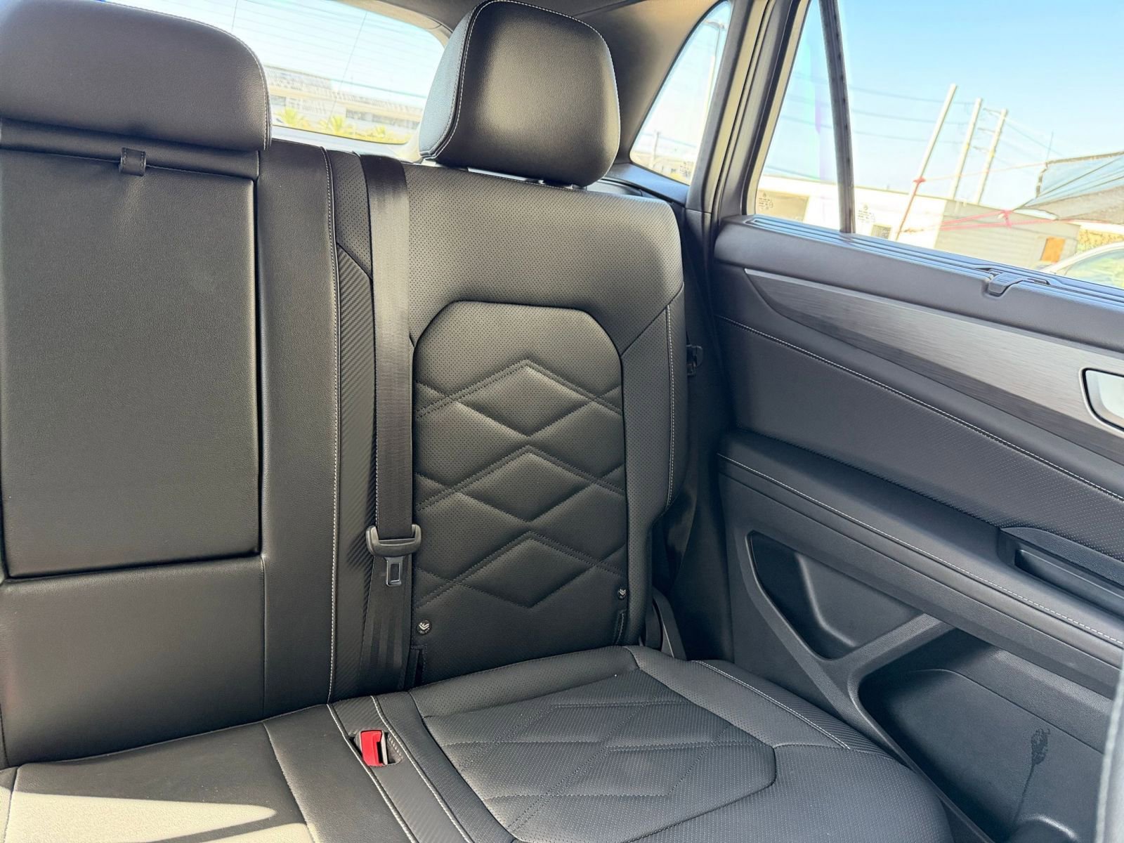 Used 2025 Volkswagen Atlas Cross Sport SE image 37