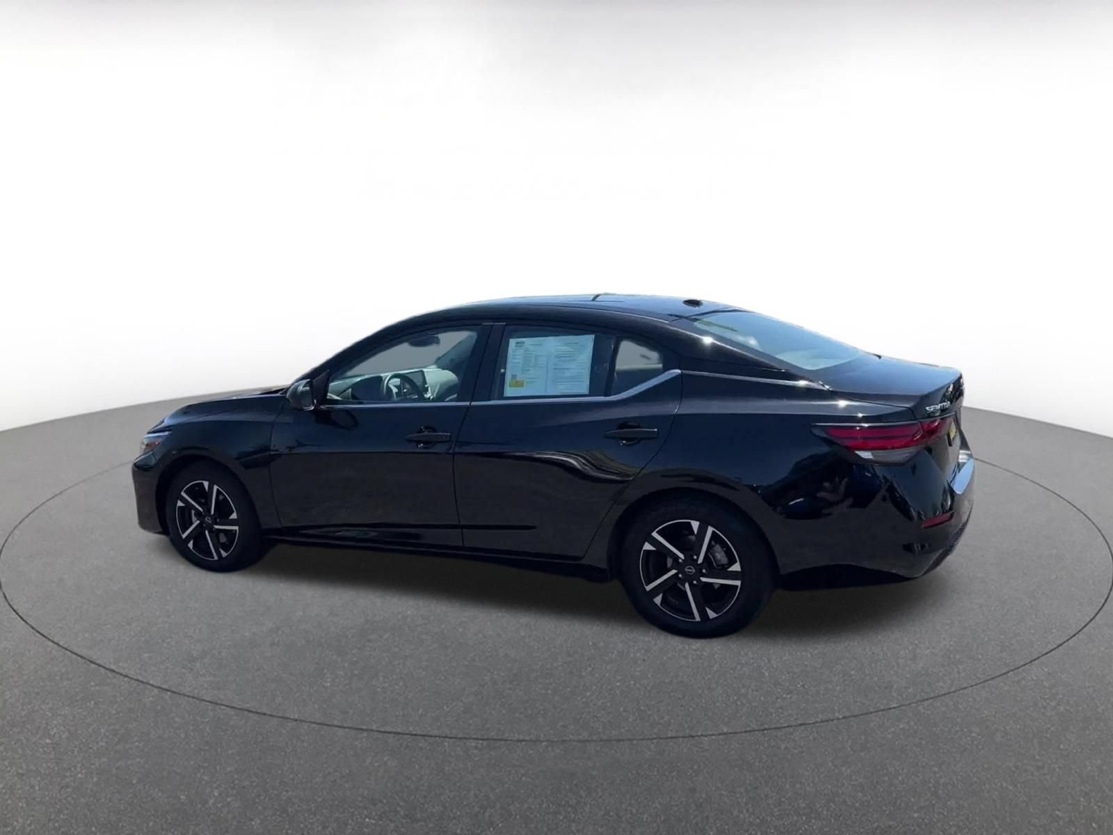 Used 2025 Nissan Sentra SV FWD image 8