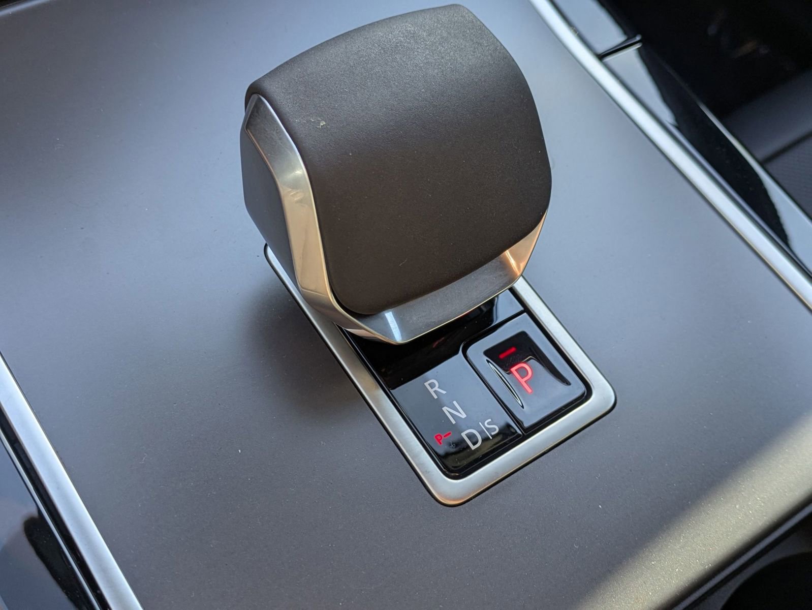 Used 2026 Land Rover Range Rover Velar S image 20