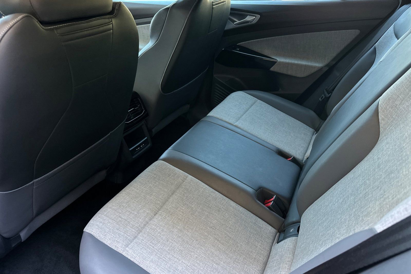 Used 2023 Volkswagen ID.4 Pro image 12