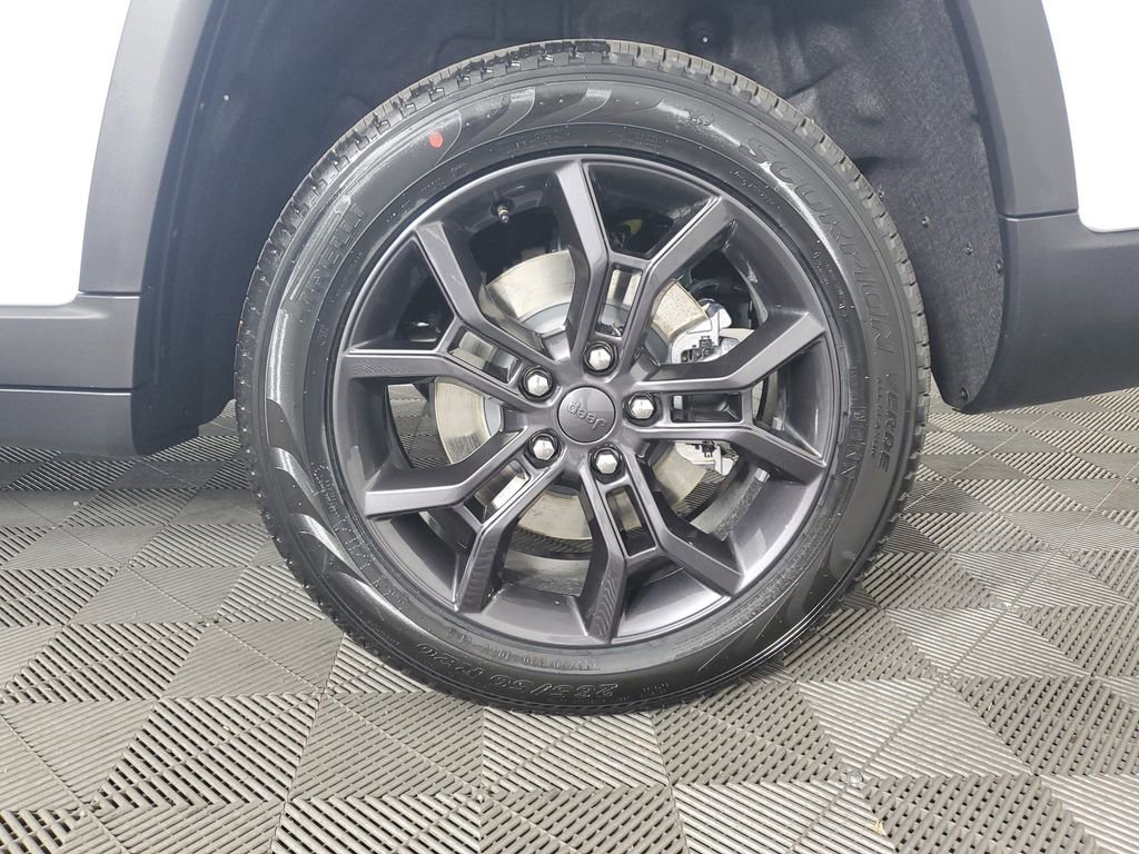 New 2025 Jeep Grand Cherokee L Limited image 11