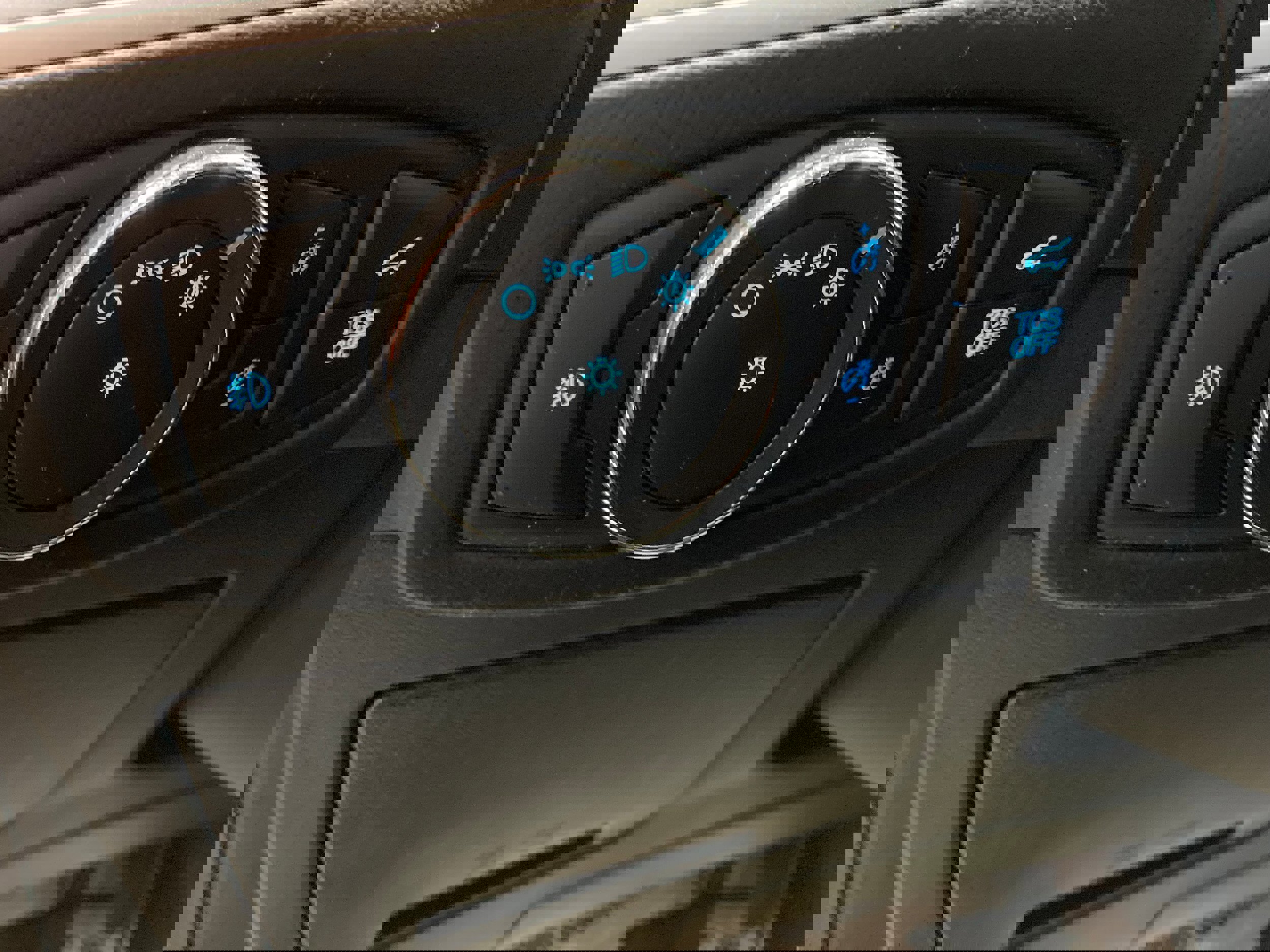 Used 2022 Ford Edge SEL w/ Convenience Package image 19