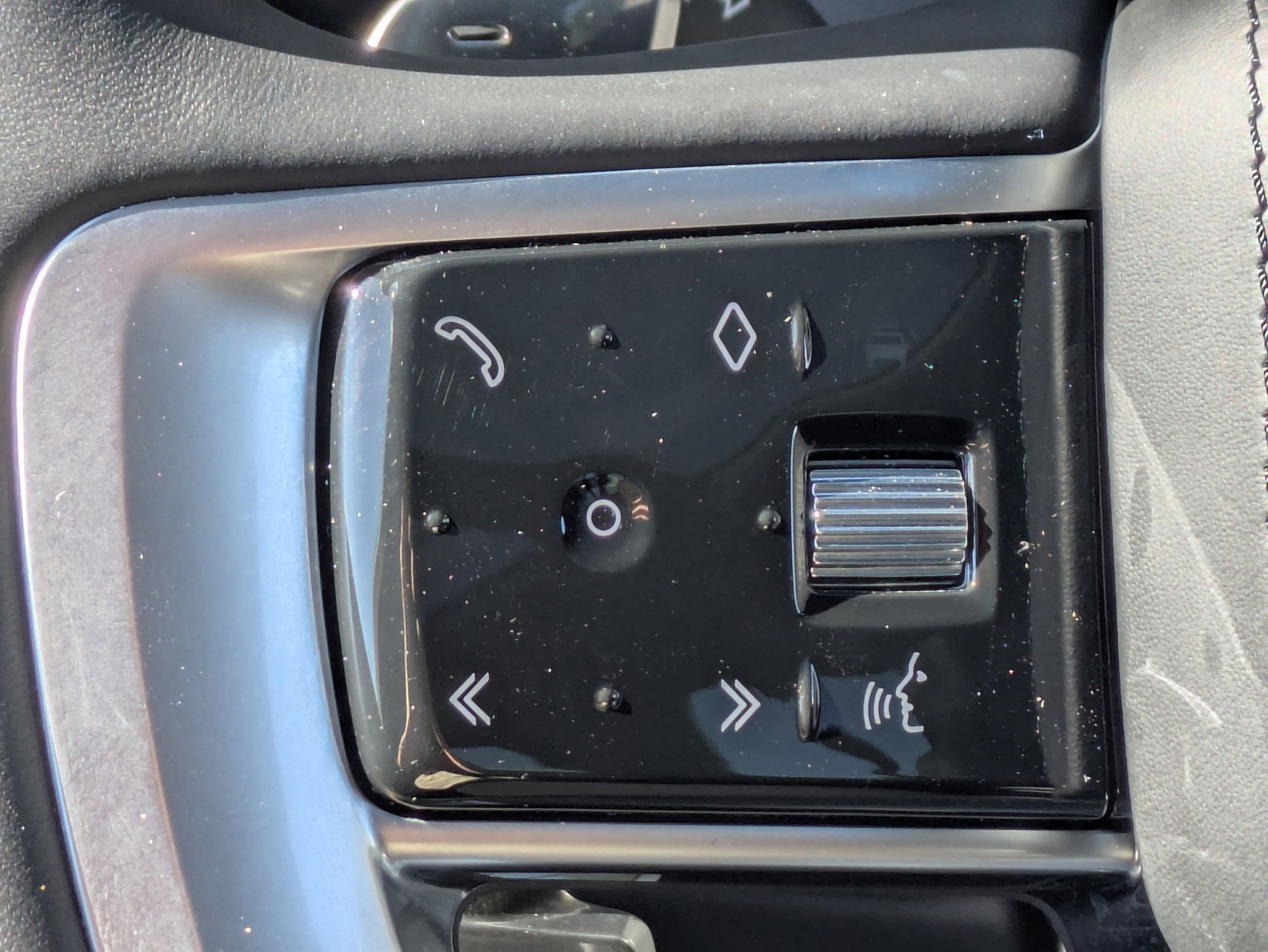 Certified 2024 Land Rover Range Rover SE image 16