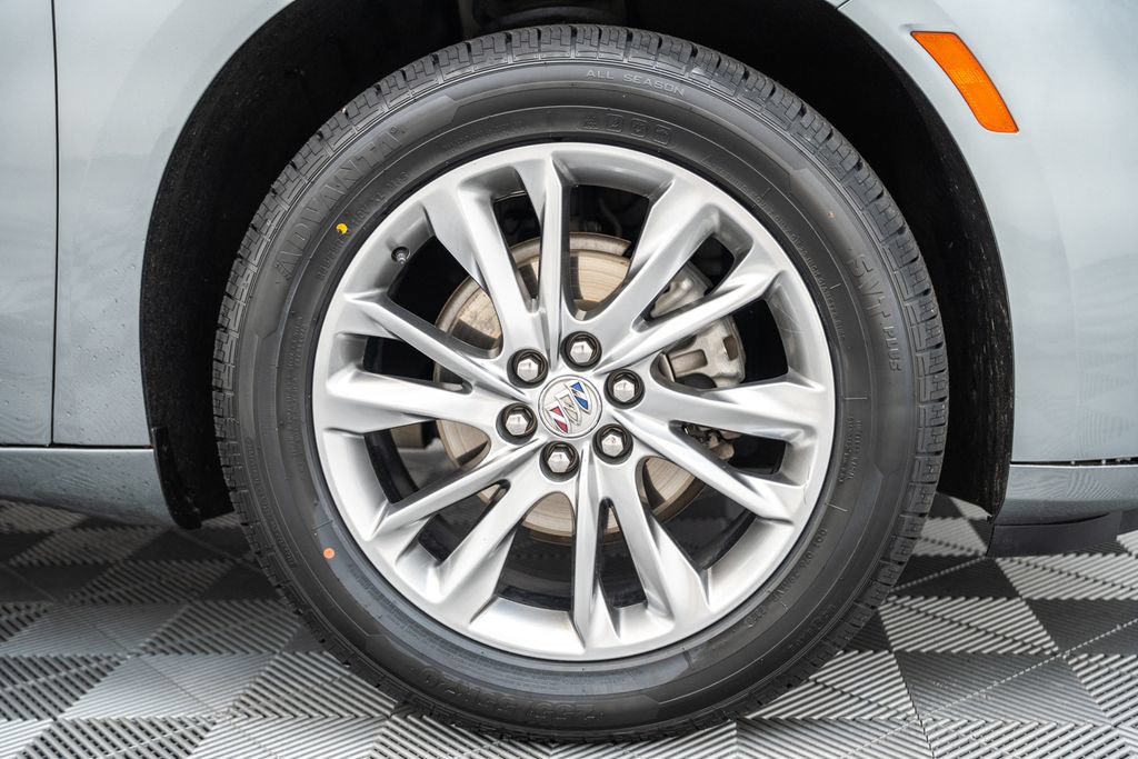 Used 2024 Buick Enclave Avenir w/ Avenir Technology Package AWD/4WD image 16