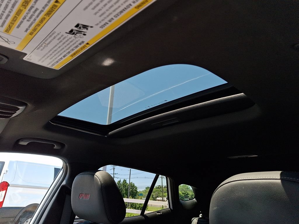 Certified 2024 Chevrolet Trax RS w/ Sunroof Package FWD image 17